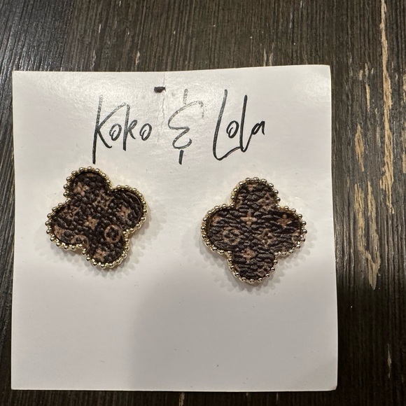 Upcycled earrings - Picture 3 of 3